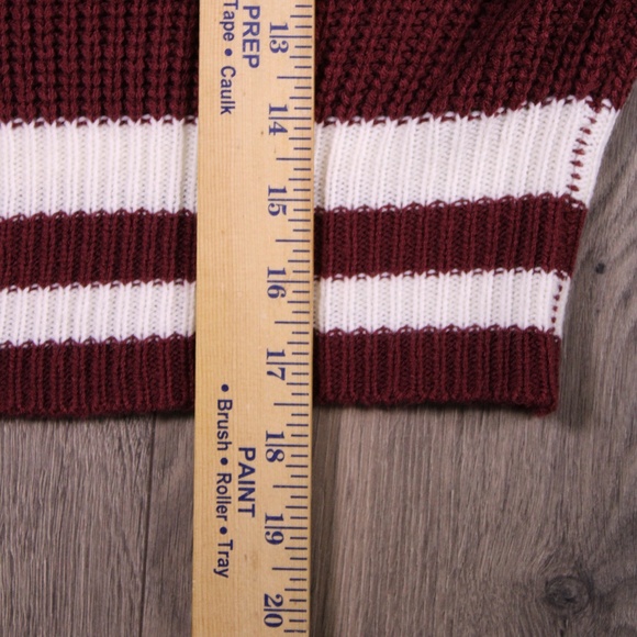 0402 Rue21 Cropped Varsity Cardigan – Maroon & White Knit, Size L - Picture 6 of 7